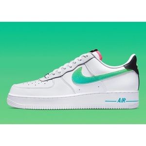 Nike Air Force 1 LV8